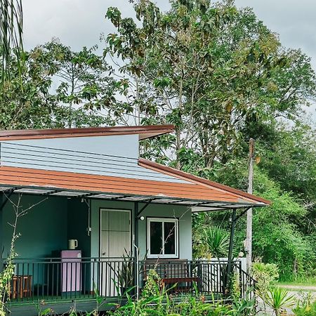 Baan Panmala Guesthouse - Ao Luek, ク ラビ エクステリア 写真