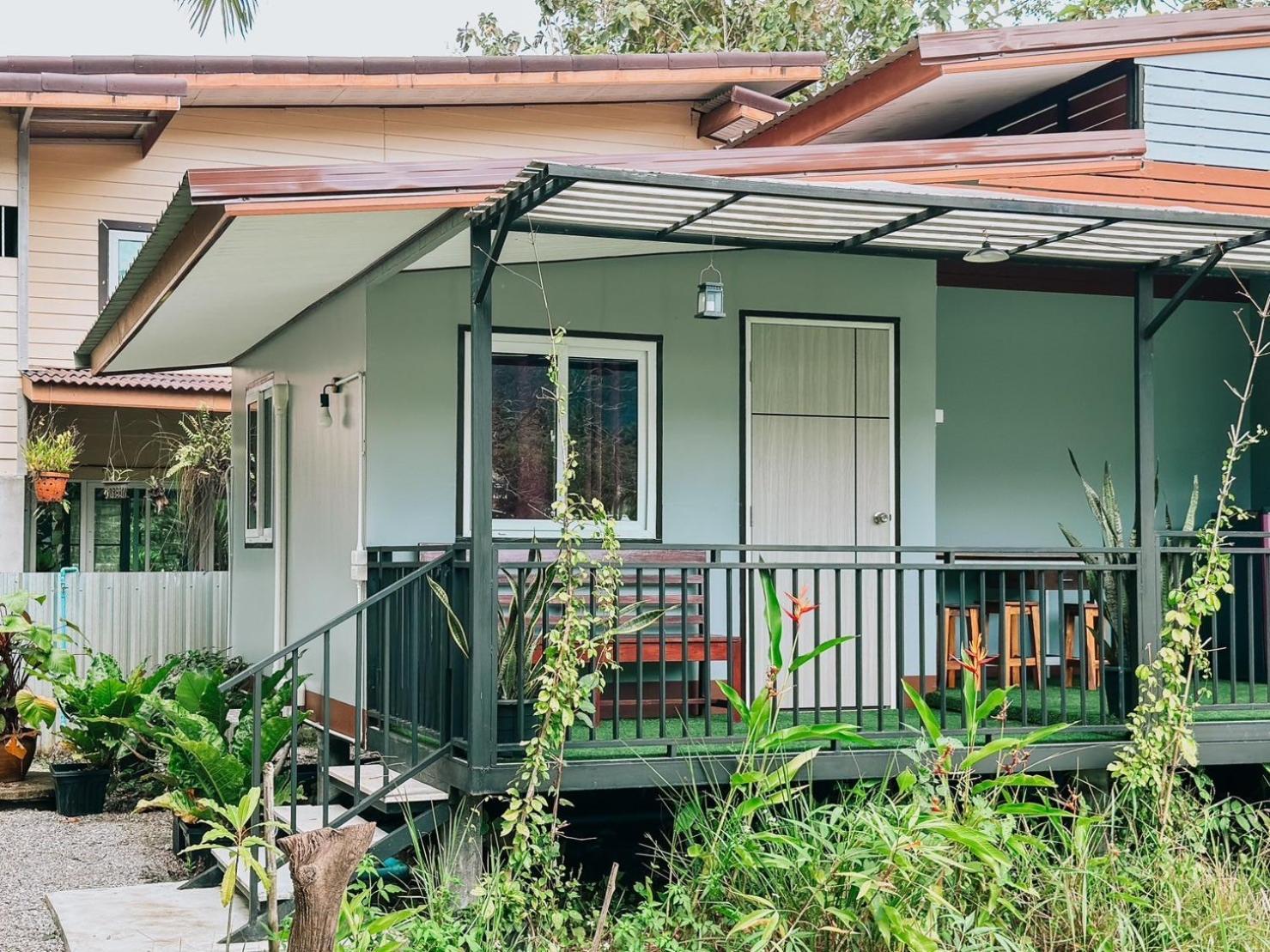 Baan Panmala Guesthouse - Ao Luek, ク ラビ エクステリア 写真