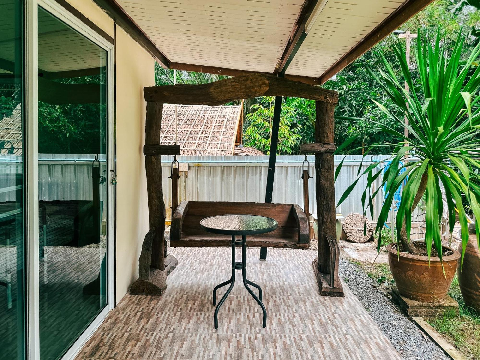 Baan Panmala Guesthouse - Ao Luek, ク ラビ エクステリア 写真