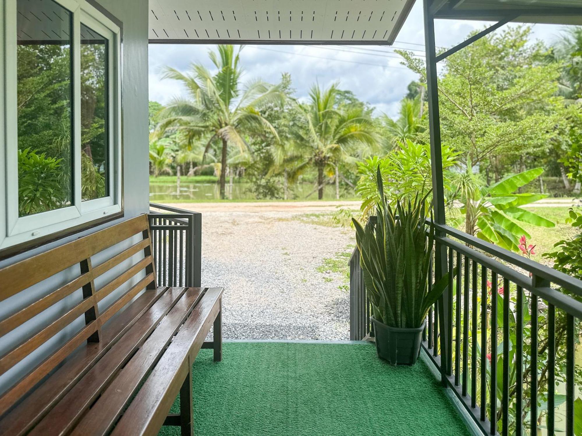 Baan Panmala Guesthouse - Ao Luek, ク ラビ エクステリア 写真