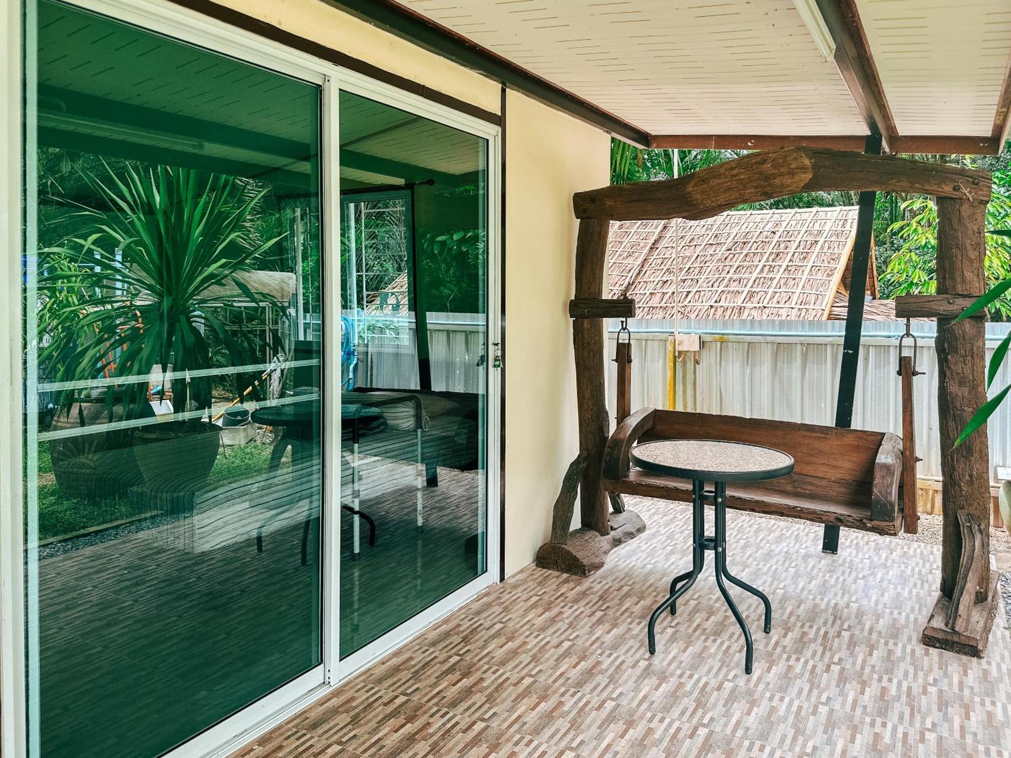 Baan Panmala Guesthouse - Ao Luek, ク ラビ エクステリア 写真