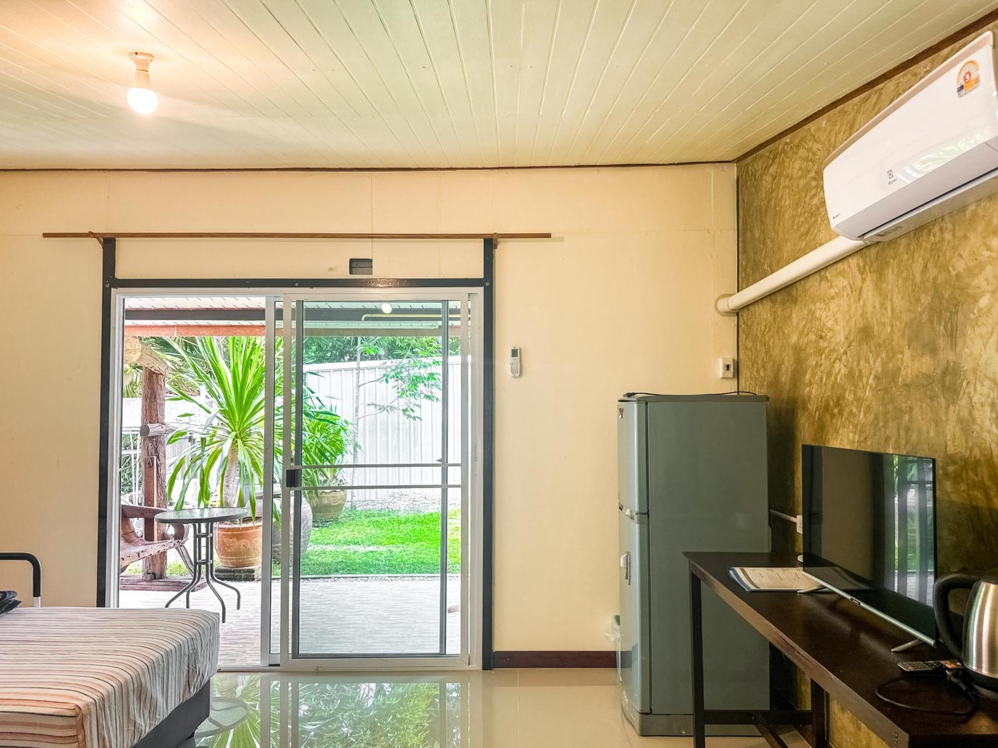 Baan Panmala Guesthouse - Ao Luek, ク ラビ エクステリア 写真