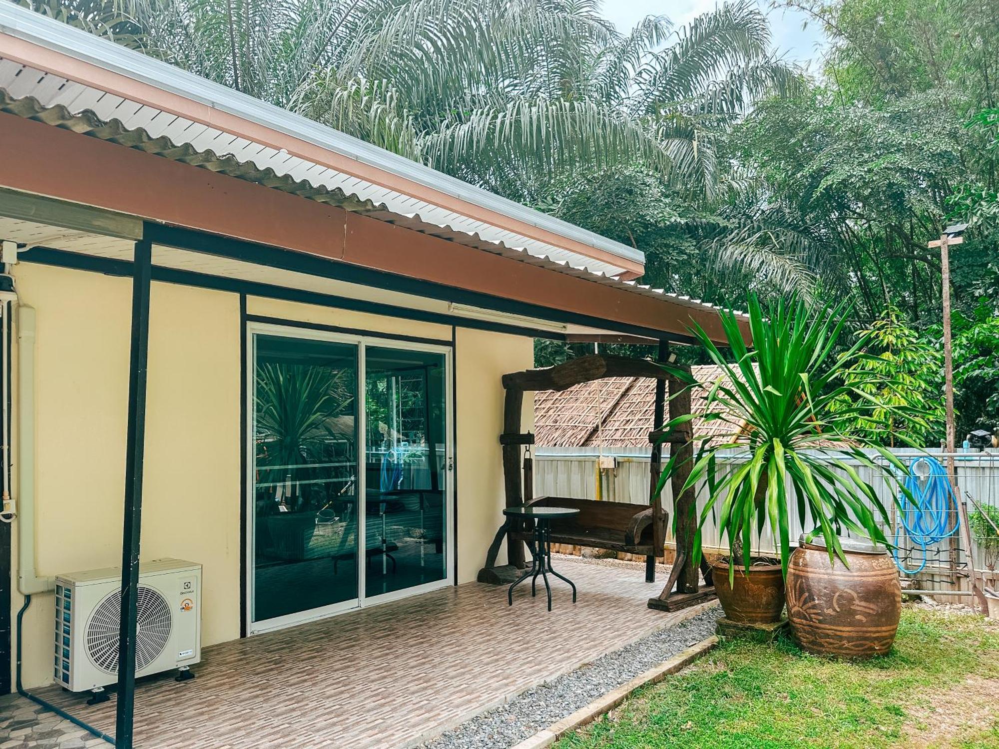 Baan Panmala Guesthouse - Ao Luek, ク ラビ エクステリア 写真