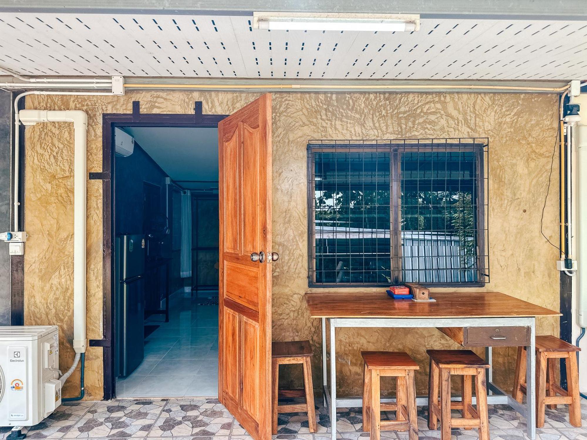 Baan Panmala Guesthouse - Ao Luek, ク ラビ エクステリア 写真