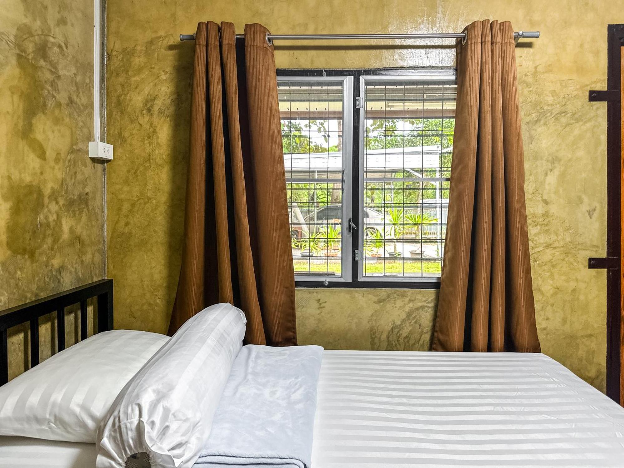 Baan Panmala Guesthouse - Ao Luek, ク ラビ エクステリア 写真