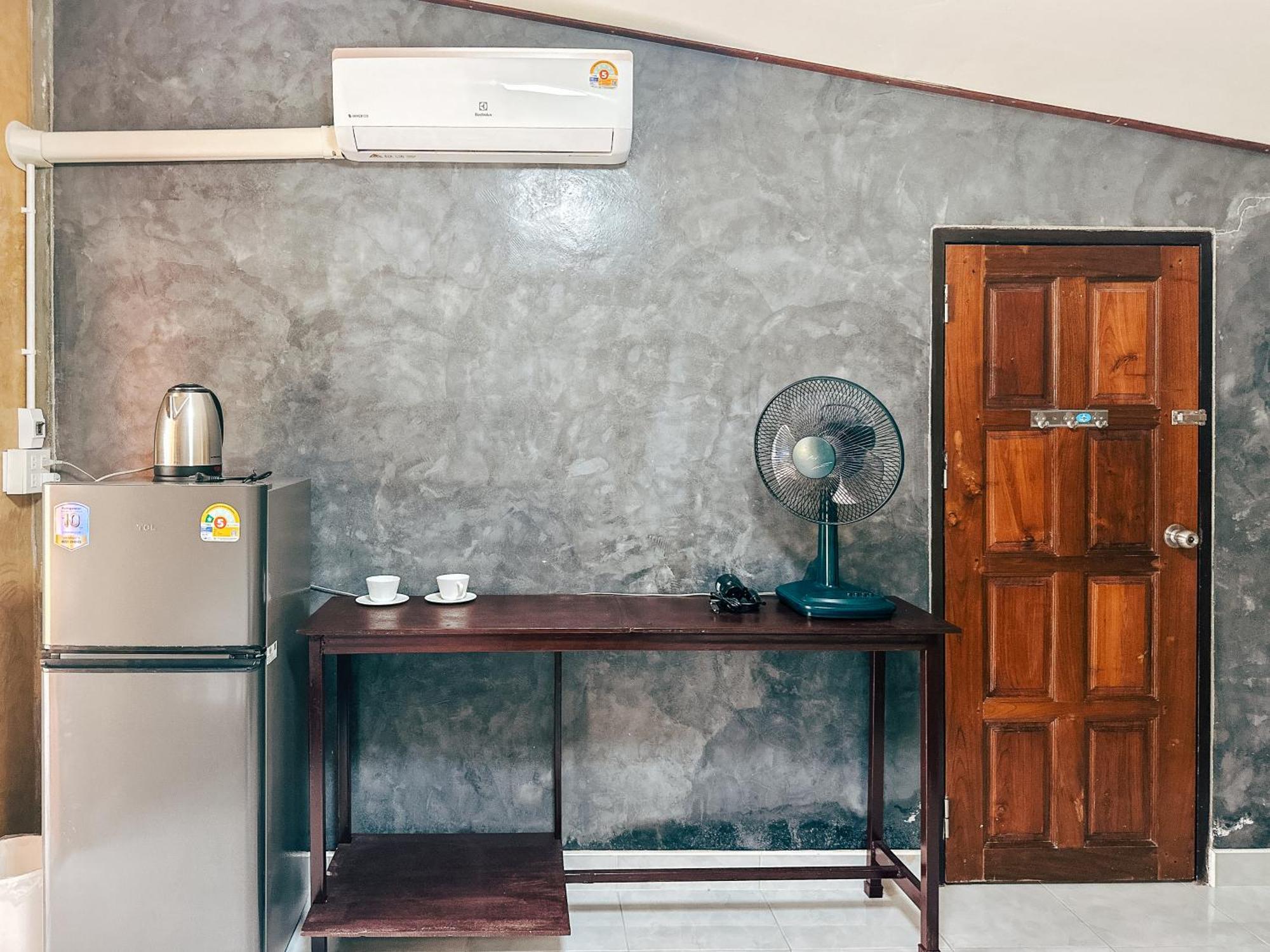 Baan Panmala Guesthouse - Ao Luek, ク ラビ エクステリア 写真